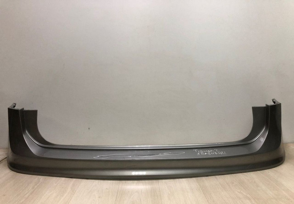 Бампер задний Volkswagen Tiguan 2 oem 5na807421 (трещина)