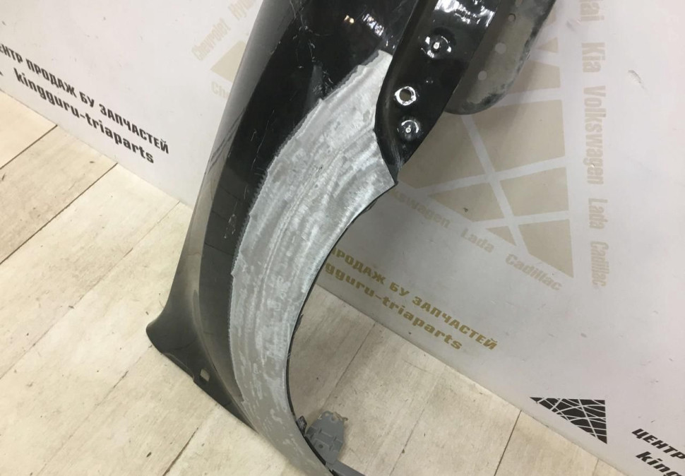 Крыло переднее правое Renault Duster 2010  OEM 631007297R
