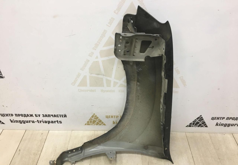 Крыло переднее правое Renault Duster 2010  OEM 631007297R