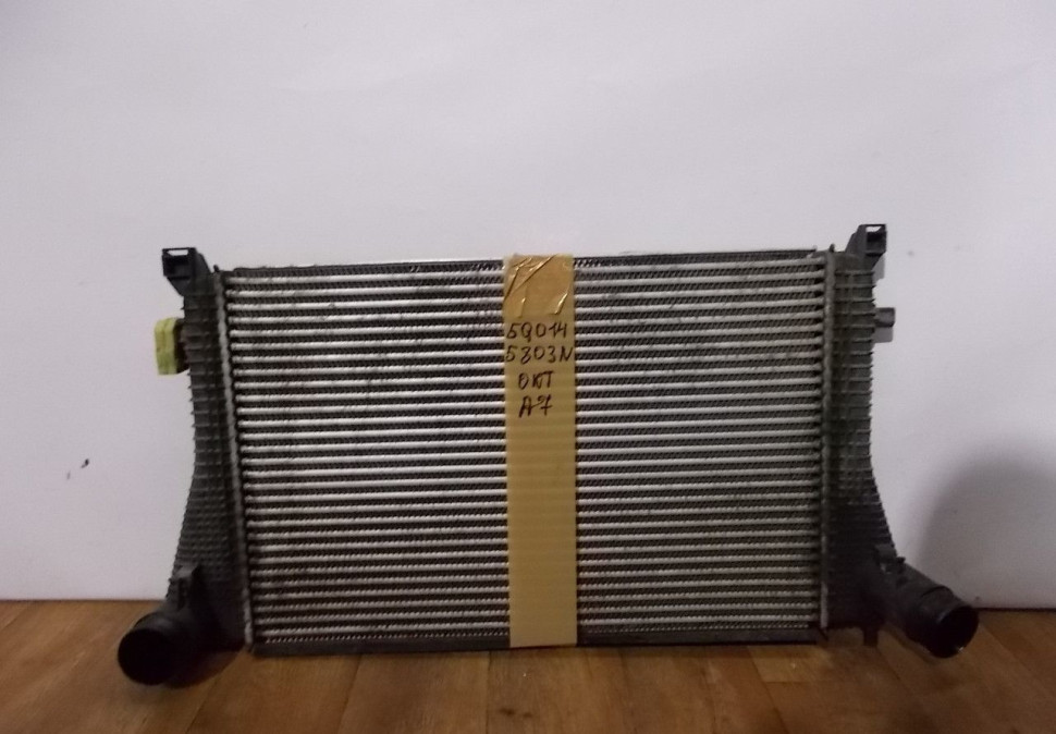 Радиатор интеркуллера бу Skoda Octavia A7 OEM 5Q0145803N