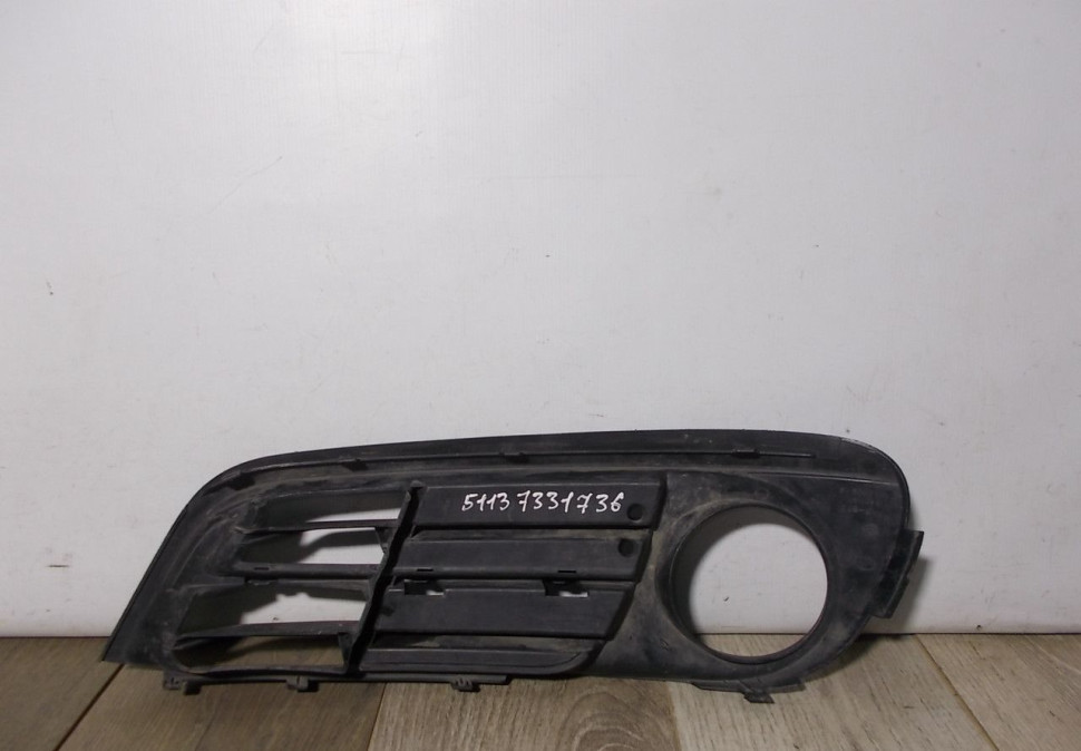 Решетка противотуманной фары правая бу BMW 5 F10 OEM 51117331736 Решетка противотуманной фары правая бу BMW 5 F10 OEM 51117331736