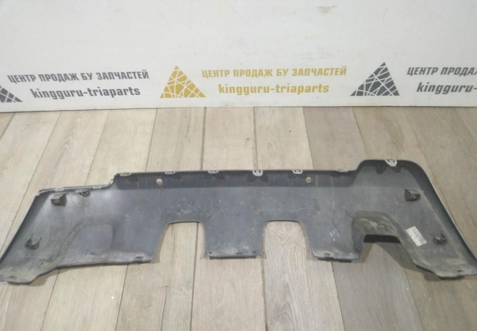 Накладка заднего бампера бу Renault Duster рестайлинг OEM 850708833R