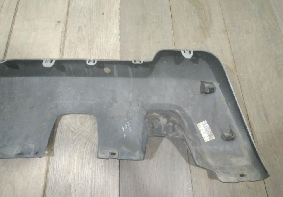 Накладка заднего бампера бу Renault Duster рестайлинг OEM 850708833R