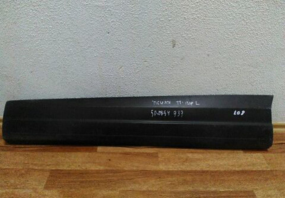 Молдинг двери передний левый Volkswagen Tiguan (11>) oem 5n0854930 (скл-3)