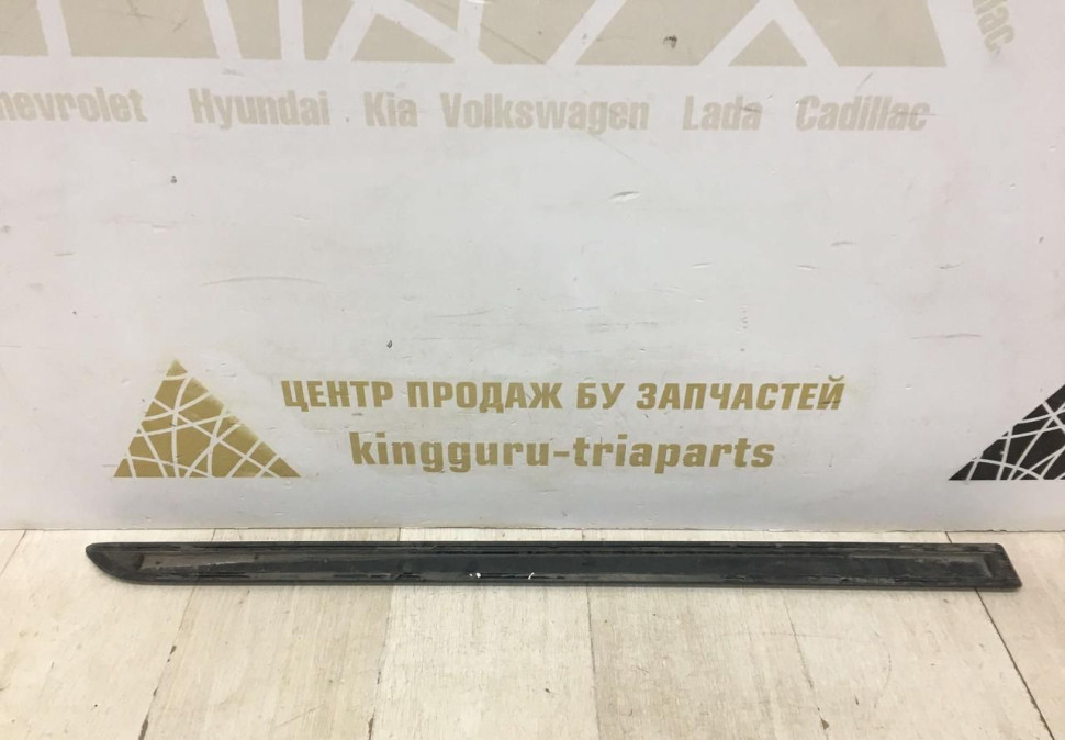 Молдинг двери передний левый Skoda Yeti OEM 5L0853515 Молдинг двери передний левый Skoda Yeti OEM 5L0853515
