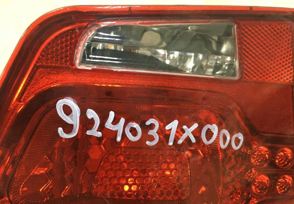 Фонарь задний левый Kia Cerato 2 OEM 924031X000 Фонарь задний левый Kia Cerato 2 OEM 924031X000