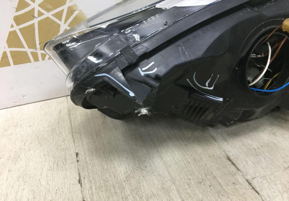 Фара правая Renault Kaptur OEM 260108765R