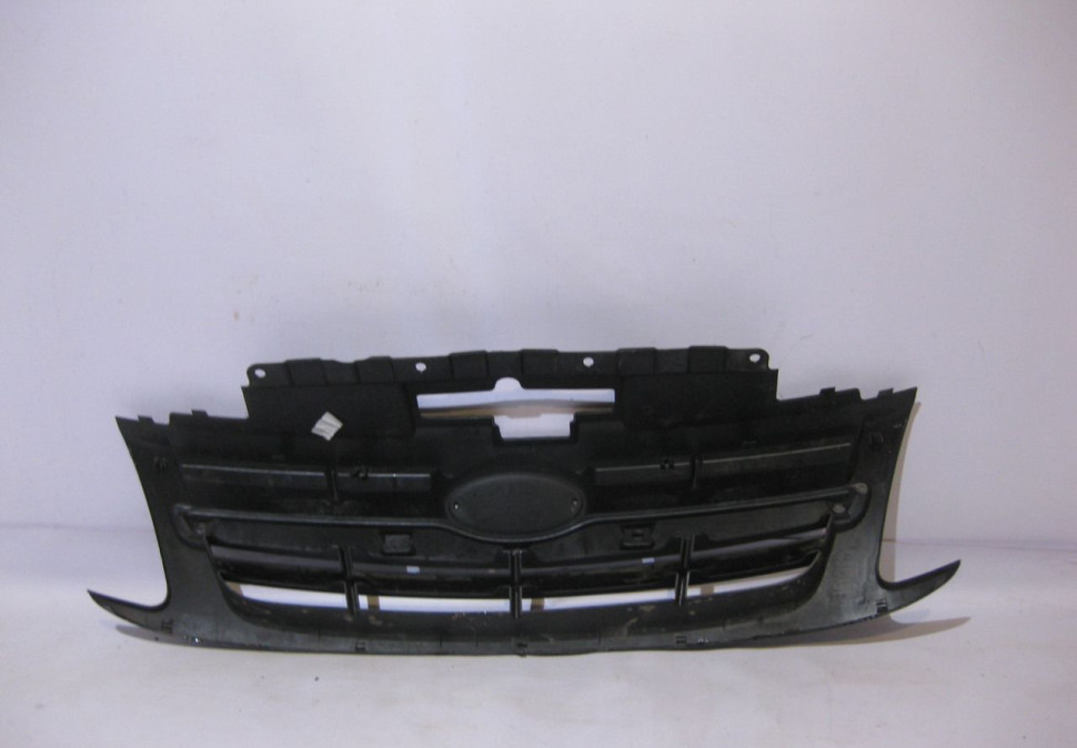 Решетка радиатора Lada Granta oem 21902803056 (трещина) (скл-3) Решетка радиатора Lada Granta oem 21902803056 (трещина) (скл-3)