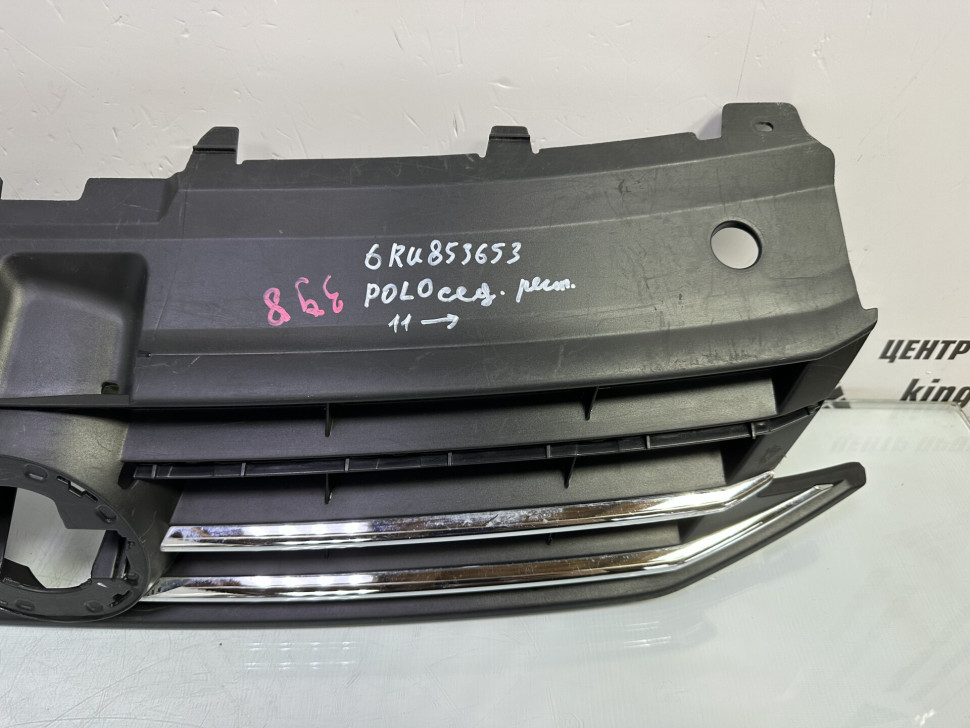 Решетка радиатора Volkswagen Polo 5 рестайлинг 2015 OEM 6RU853653B