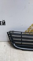 Решетка переднего бампера нижняя Volkswagen Golf 6 09-12 oem 5K0853677
