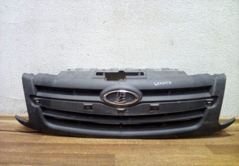 Решетка радиатора Lada Granta Oem 21902803056 (скл-3)