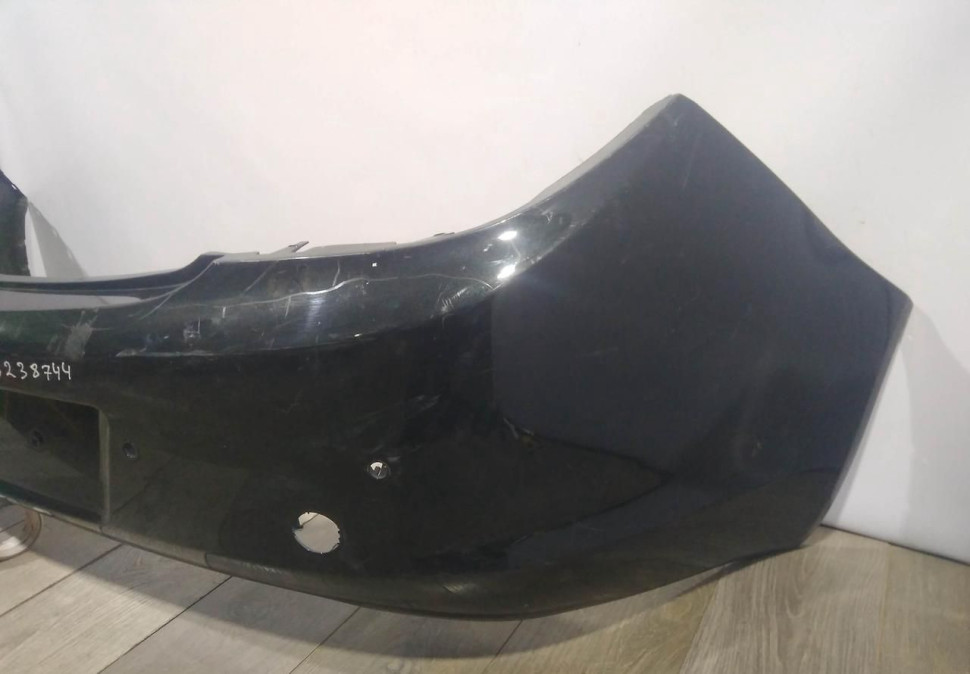 Бампер задний бу Opel Insignia до рестайлинг OEM 13238744