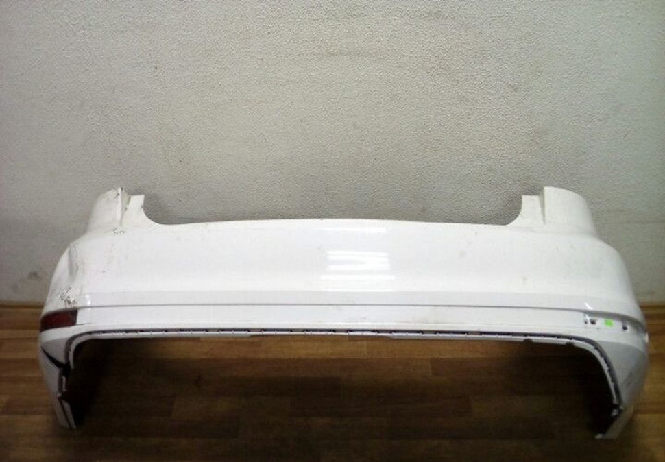 Бампер задний Volkswagen Jetta 6 рест 15- Oem 5CU807301 (вмятина / трещ)