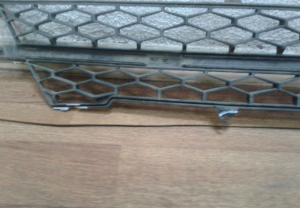 Решетка переднего бампера Lada Vesta oem 8450006674 (cлом 2 креп) (скл-3) Решетка переднего бампера Lada Vesta oem 8450006674 (cлом 2 креп) (скл-3)