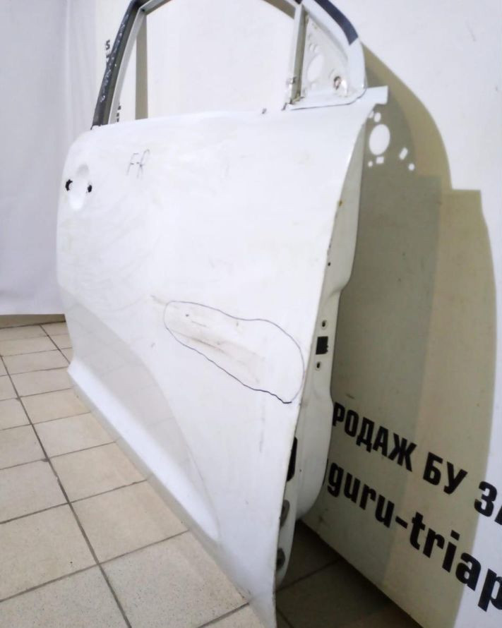 Дверь передняя правая Kia Sportage 3 oem 760043W000 (скл-3)