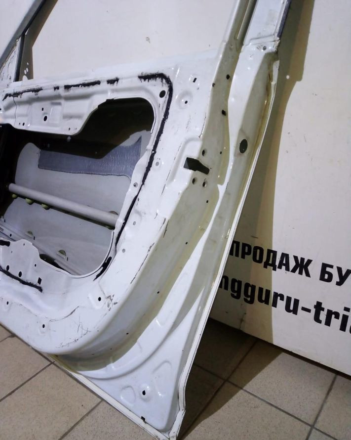 Дверь передняя правая Kia Sportage 3 oem 760043W000 (скл-3)