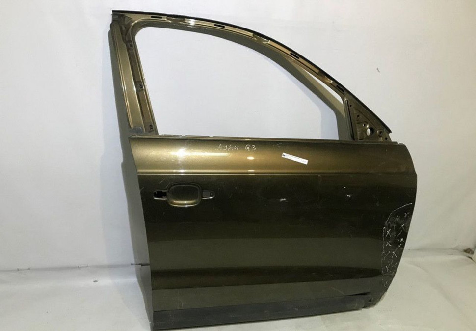 Дверь передняя правая Audi Q3 8U oem 8U0831312B (Скл-3)