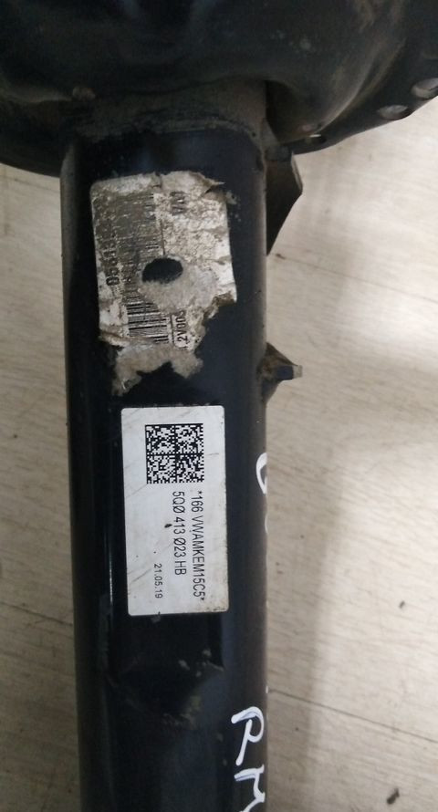 Амортизатор передний правый Volkswagen Golf 7 oem 5q0413023