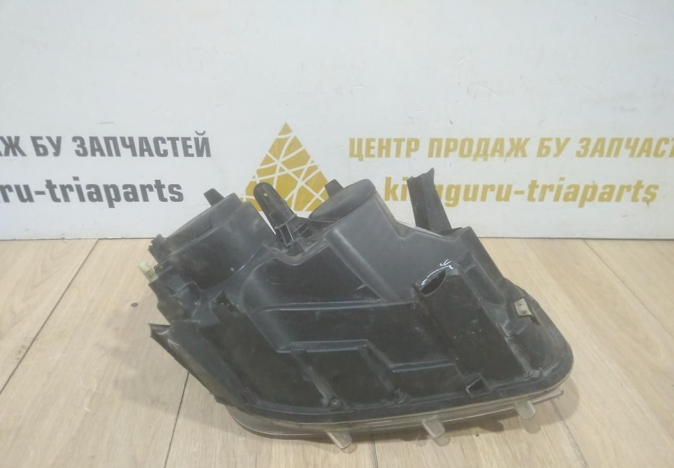 Фара левая бу Renault Duster рестайлинг OEM 260605020R