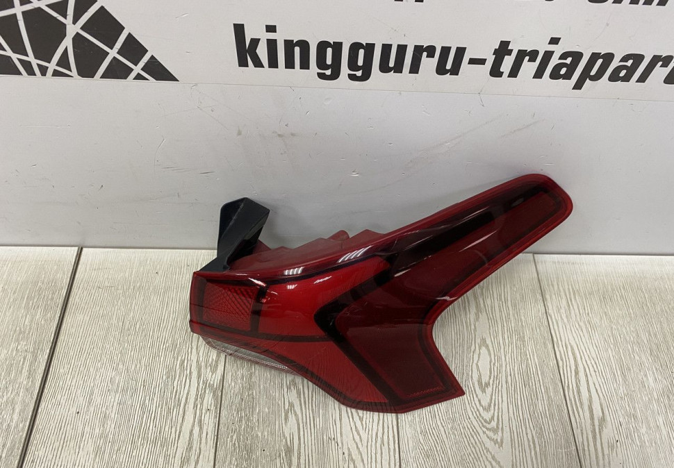 Фонарь правый внешний Hyundai Santa Fe 4 LED 2020 oem 92402S1620 Фонарь правый внешний Hyundai Santa Fe 4 LED 2020 oem 92402S1620