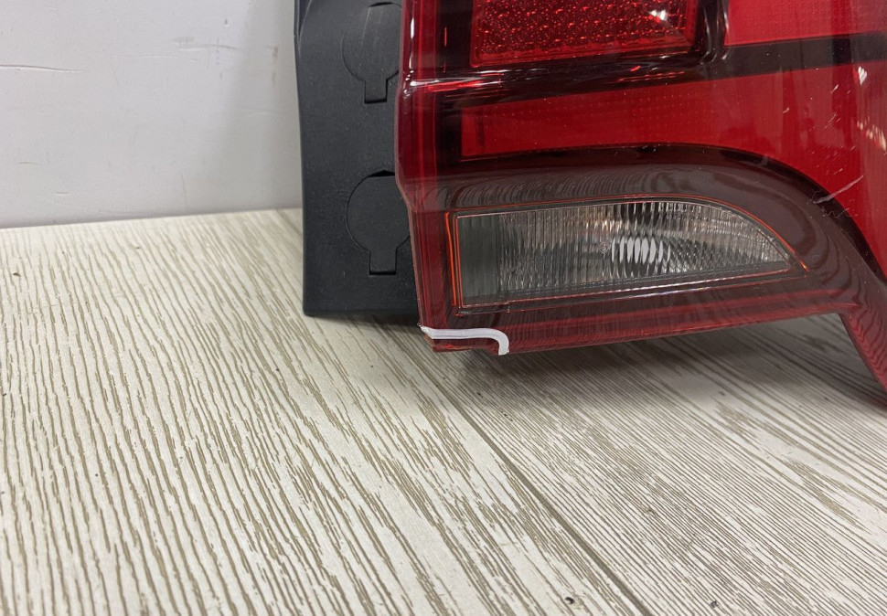 Фонарь правый внешний Hyundai Santa Fe 4 LED 2020 oem 92402S1620 Фонарь правый внешний Hyundai Santa Fe 4 LED 2020 oem 92402S1620
