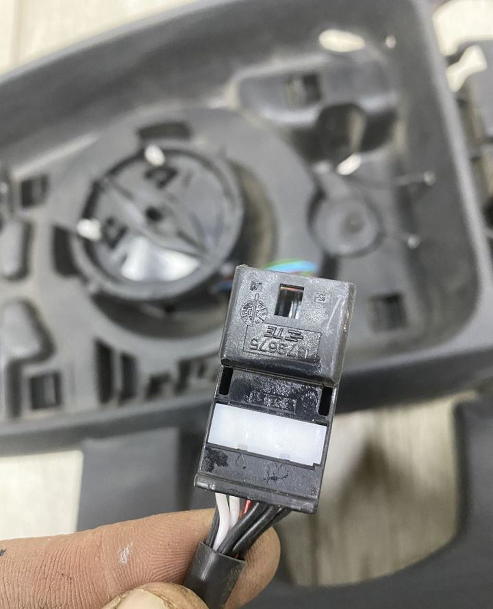 Корпус зеркала правый Renault Master OEM 963010146R