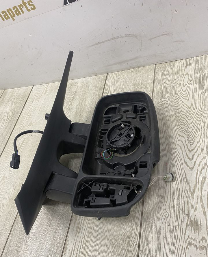 Корпус зеркала правый Renault Master OEM 963010146R Корпус зеркала правый Renault Master OEM 963010146R