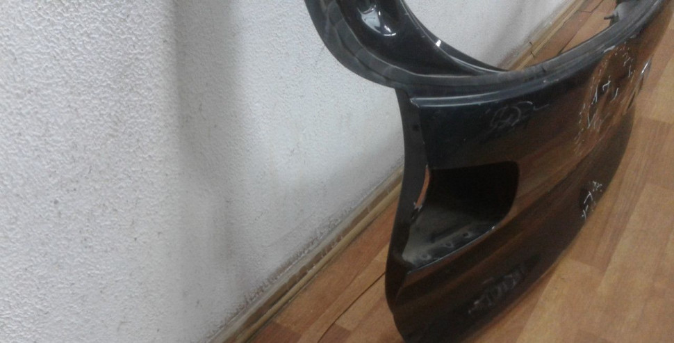 Крышка багажника Volkswagen Tiguan 1 oem 5n0827173 (вмятина) (скл-3)