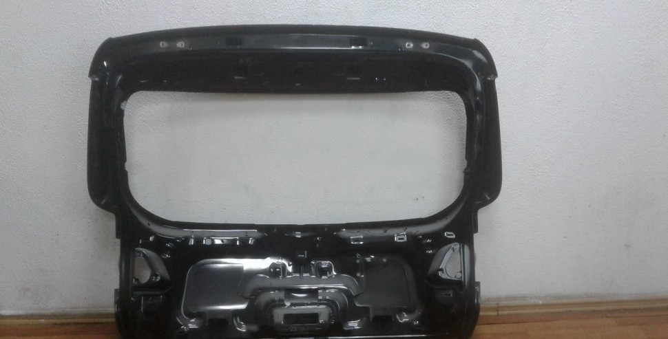 Крышка багажника Volkswagen Tiguan 1 oem 5n0827173 (вмятина) (скл-3)