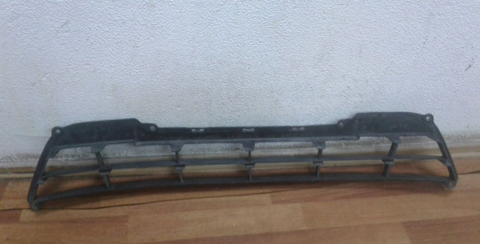 Решетка переднего бампера Lada Granta oem 21912803057 (скл-3)