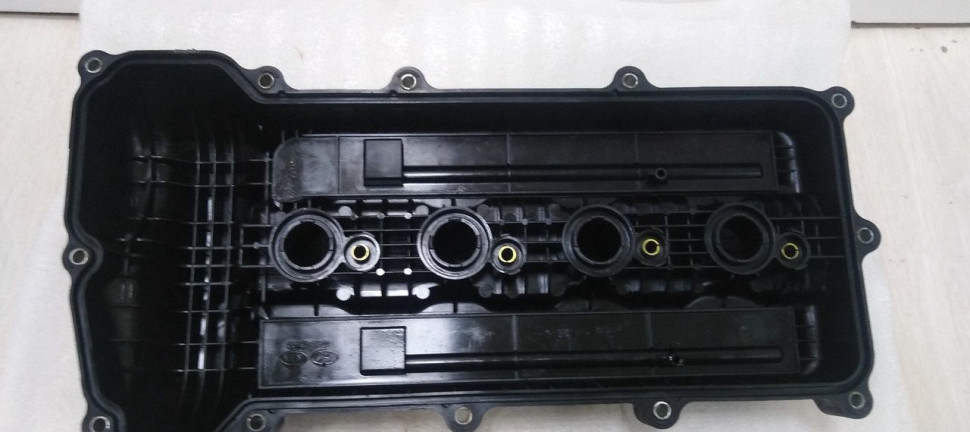 Клапанная крышка Kia Cerato 2 09-12 oem 224102B000 Клапанная крышка Kia Cerato 2 09-12 oem 224102B000