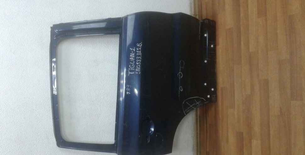 Дверь задняя правая Volkswagen Tiguan 1 (07>) oem 5N0833312B (вмятины)