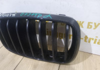 Решетка радиатора правая бу BMW X5 F15 OEM 51117309775