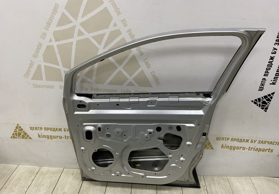 Дверь передняя правая Renault Kaptur OEM 801001400R