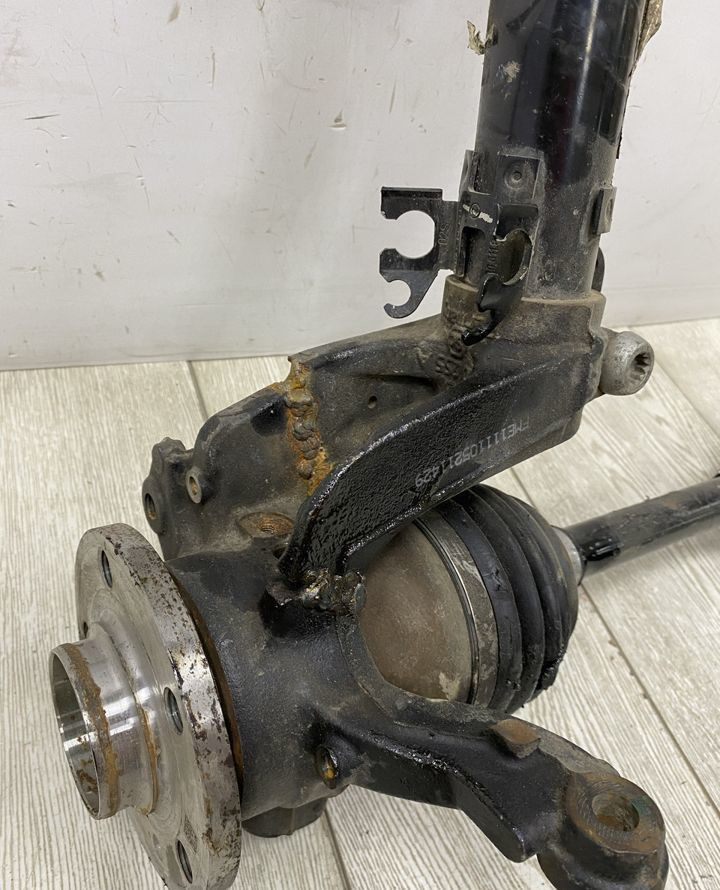 Амортизатор передний Skoda Rapid OEM 6R0413031BF