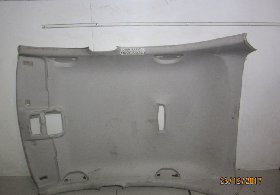 Обшивка потолка Skoda Rapid (деф) oem 60u867501b219 (скл-3)