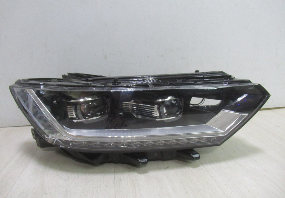 Фара правая Volkswagen Passat B8 oem 3g1941082g