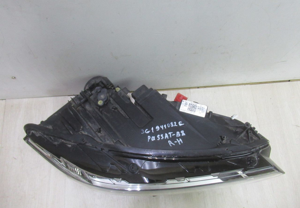 Фара правая Volkswagen Passat B8 oem 3g1941082g
