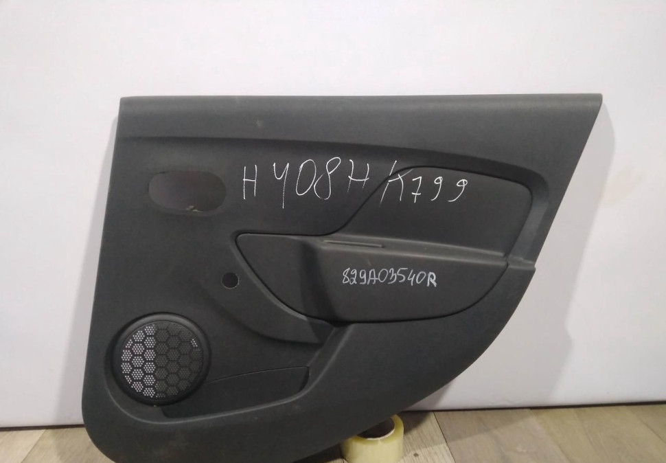 Обшивка задней правой двери Renault Logan 2 oem 829A03540R