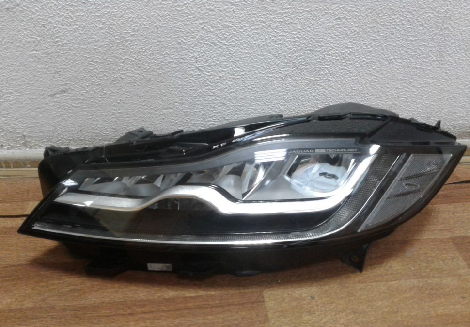 Фара левая Jaguar XF 2 (сломано крепление, направляющая) oem GX6313W030LF