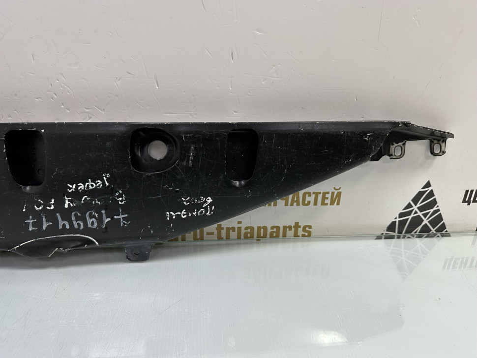 Панель передняя верхняя часть (дефект) бу BMW 7 F01 OEM 7199417