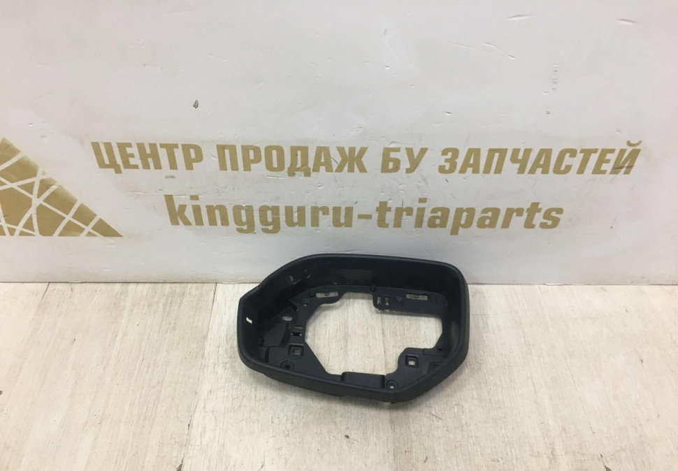 Рамка (ободок) зеркала левая Volkswagen Teramont oem 3CN857601