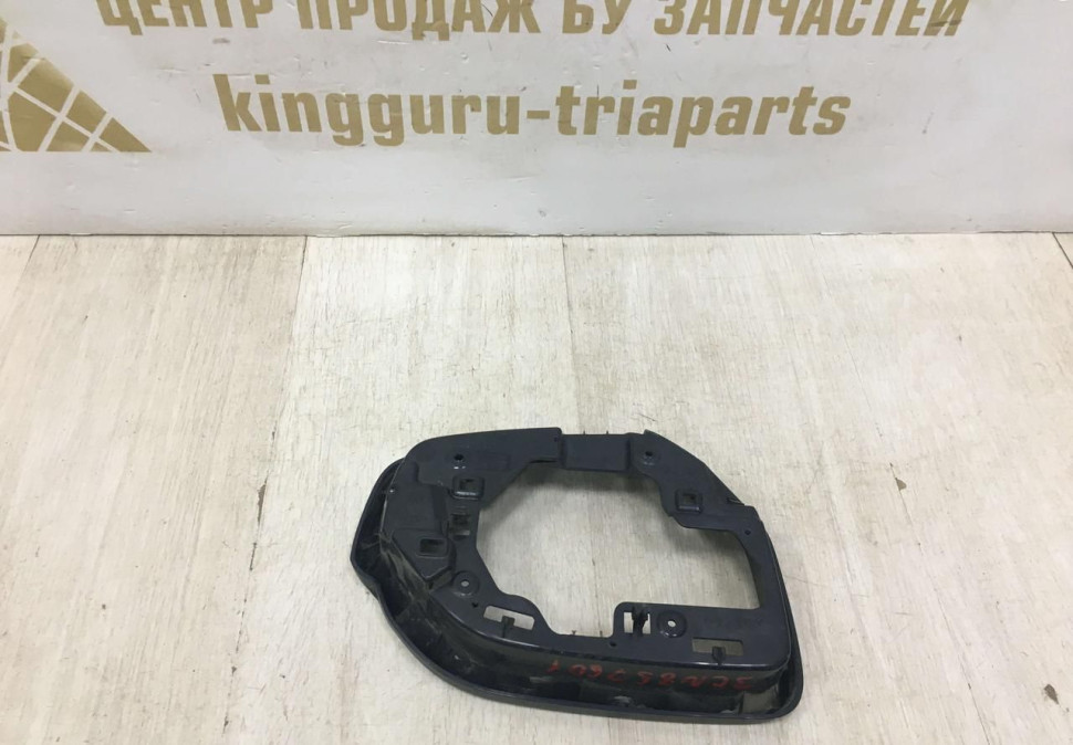 Рамка (ободок) зеркала левая Volkswagen Teramont oem 3CN857601