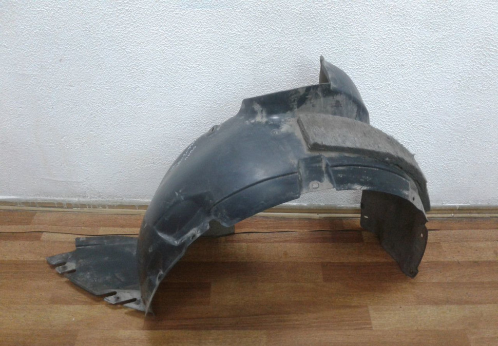 Подкрылок передний правый Volkswagen Polo oem 6ru809961 (слом. часть)