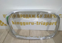 Молдинг решетки радиатора правая бу BMW X1 F48 OEM 51117354824