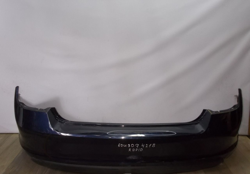 Бампер задний бу Skoda Rapid OEM 60U807421B