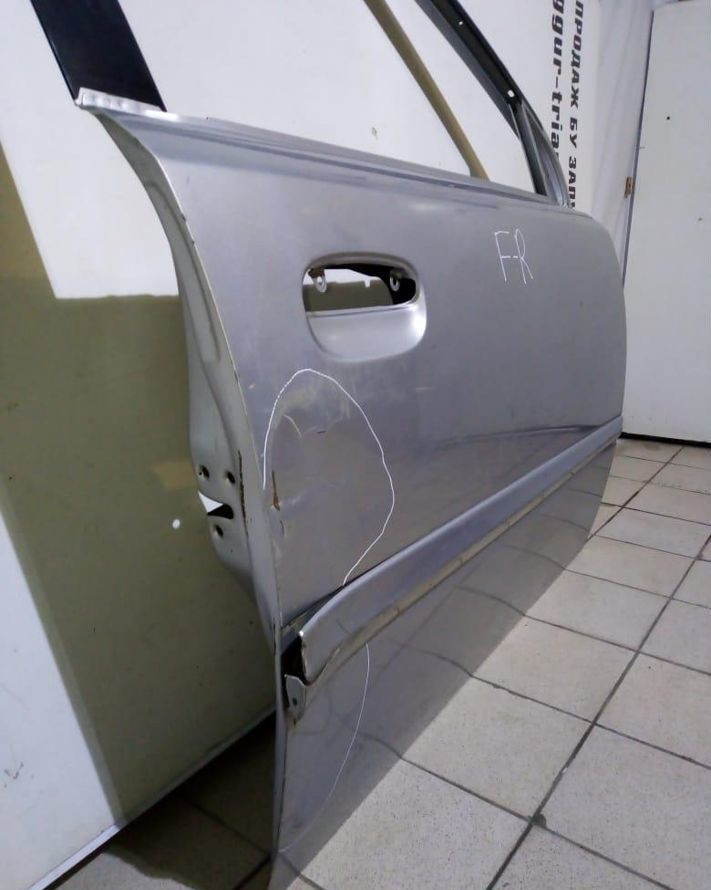 Дверь передняя правая Kia Rio 2 05-11 oem 760041G010 (ско-3) Дверь передняя правая Kia Rio 2 05-11 oem 760041G010 (ско-3)