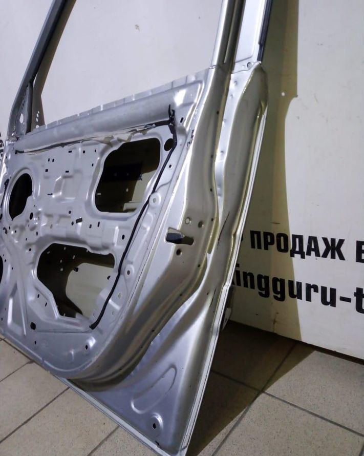 Дверь передняя правая Kia Rio 2 05-11 oem 760041G010 (ско-3) Дверь передняя правая Kia Rio 2 05-11 oem 760041G010 (ско-3)