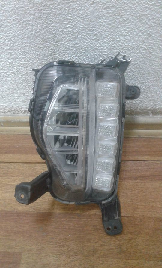 Фара птф левая Hyundai Grand Santa Fe 3 oem 92201b8600 (слом. 2 крепл.)