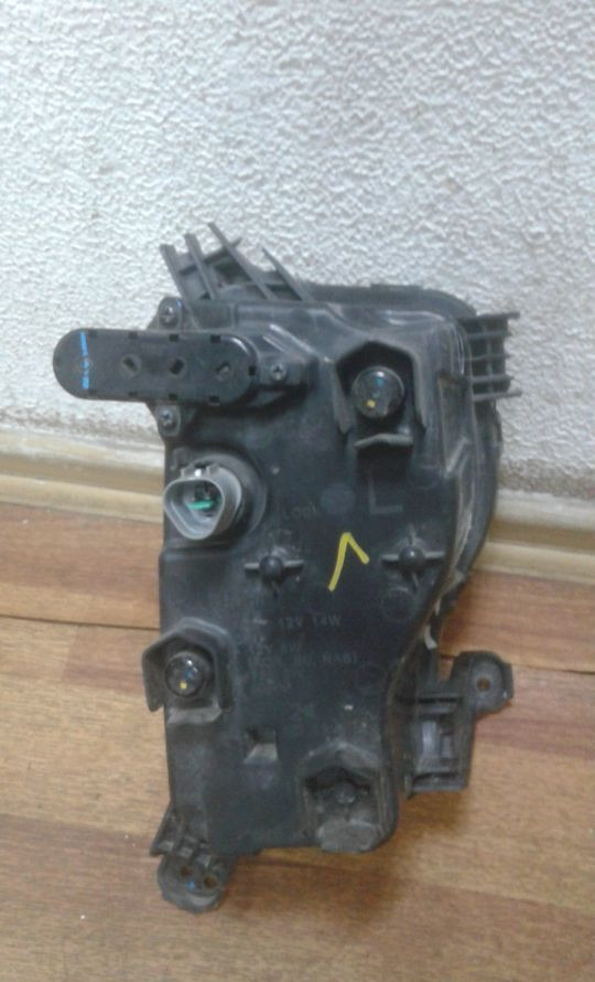 Фара птф левая Hyundai Grand Santa Fe 3 oem 92201b8600 (слом. 2 крепл.)